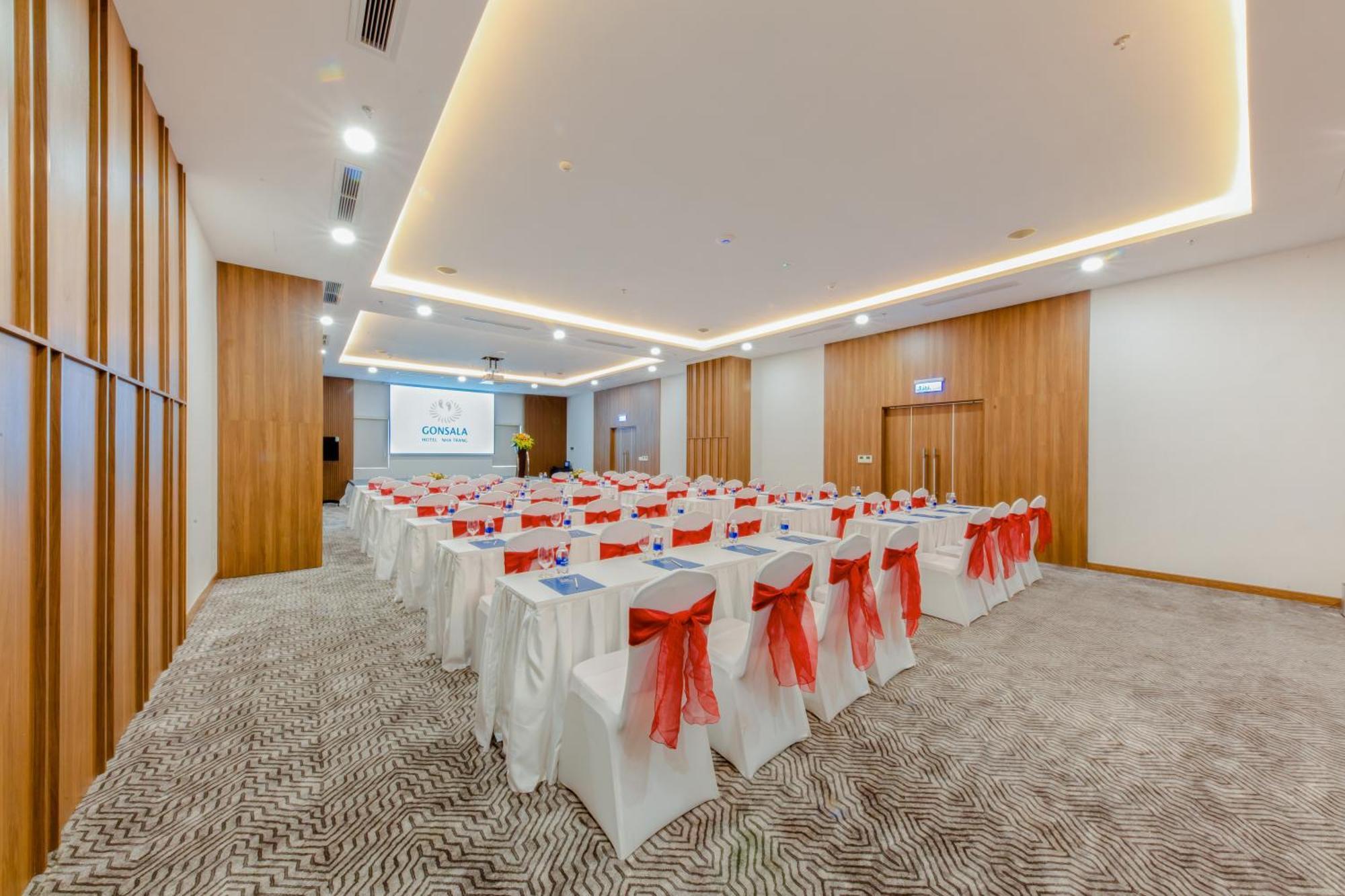Gonsala Hotel Nha Trang Bagian luar foto