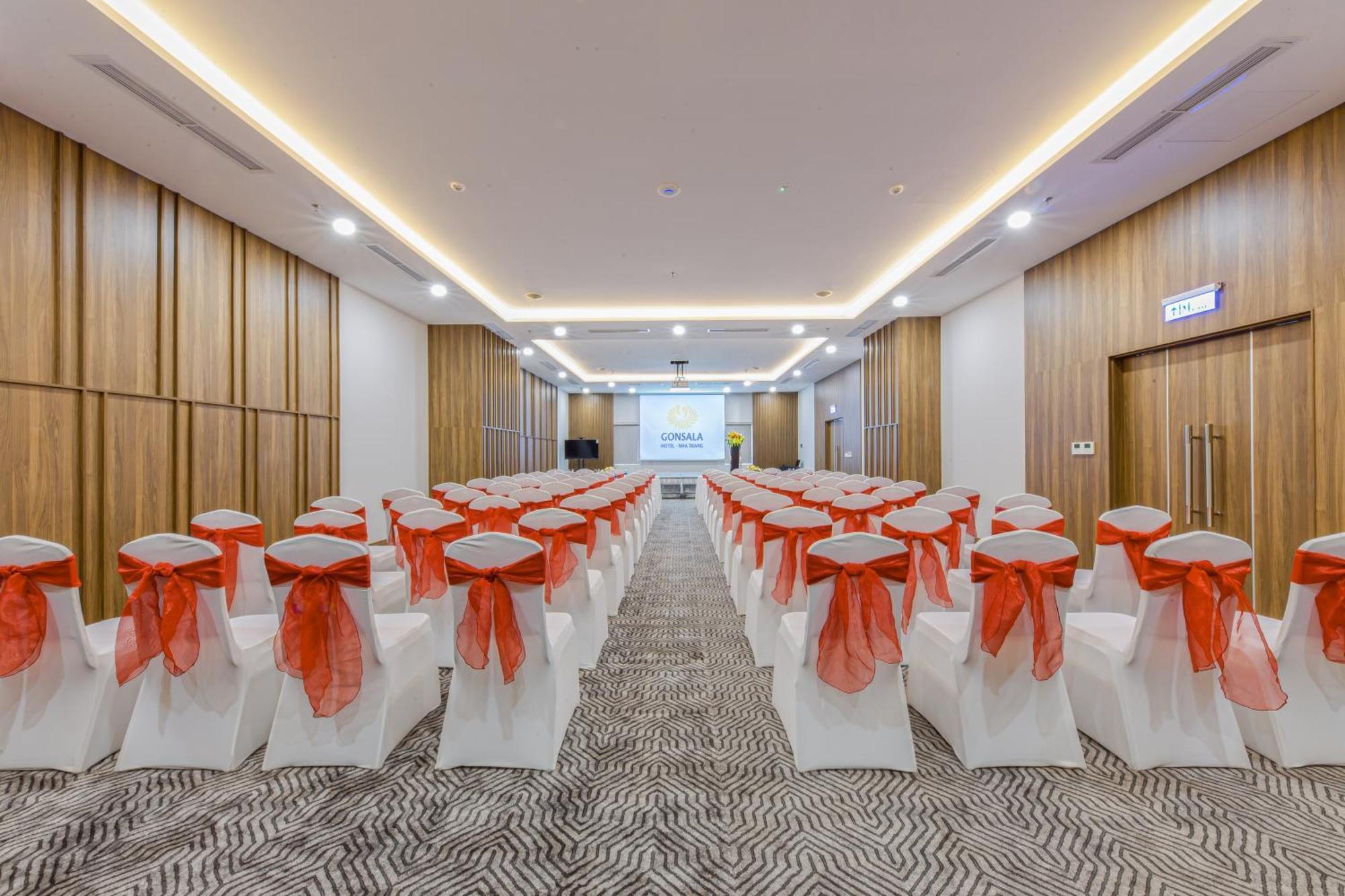 Gonsala Hotel Nha Trang Bagian luar foto